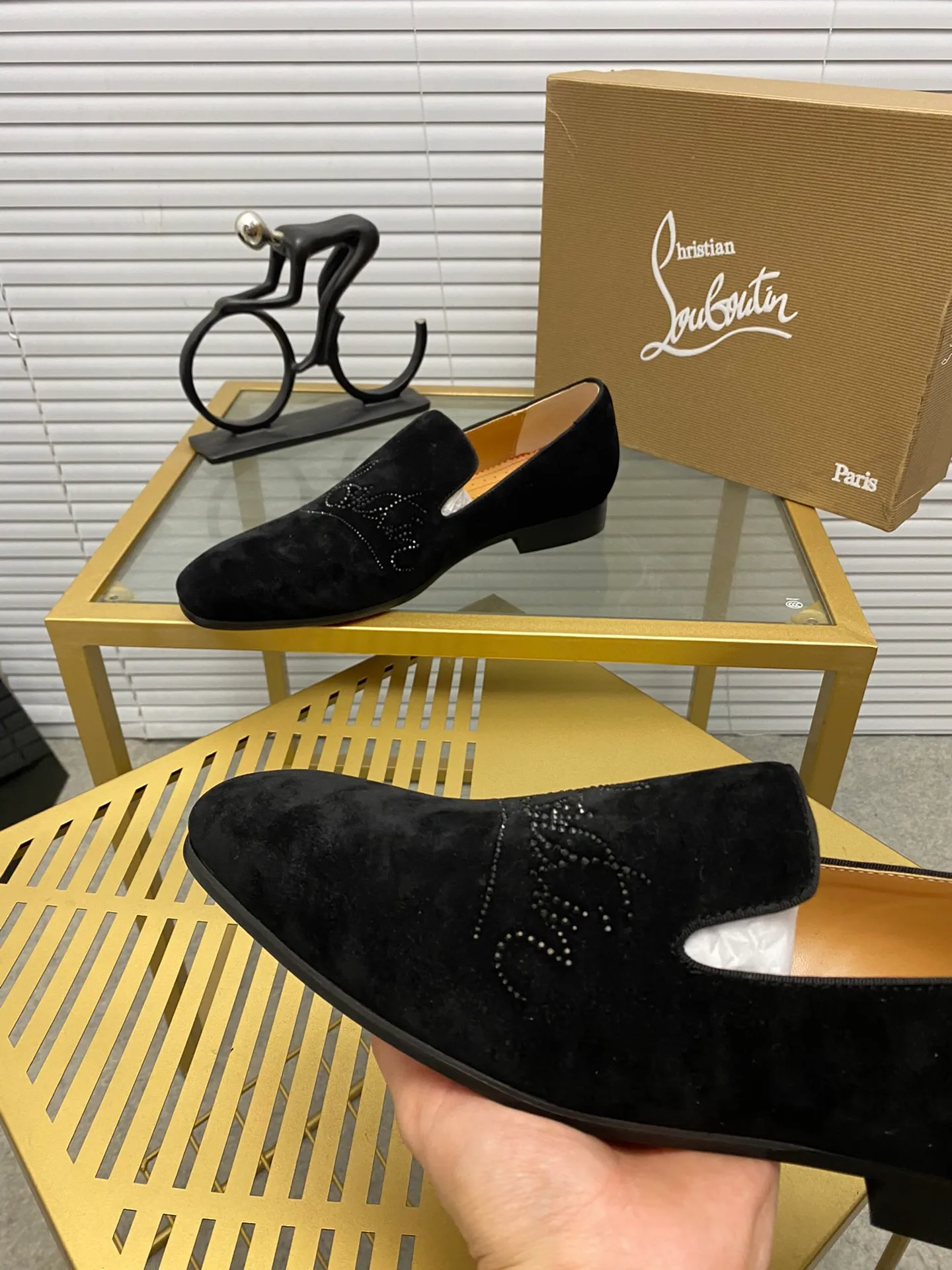 Made to order. Ex-factory price 500. christian louboutin (CL red sole shoes) counter series, casual sneakers 📢 📢 📢 Exclusive hot style release 🎈🎈💪 Movable latex feet 👻 Finished outsole line [Proud] 😝Female 35-40# Male 38#-46, global supply😝 [Top version]: original imported cowhide upper, top original leather lining, original molded TPU outsole, original 1:1 detail processing, original shoe last,